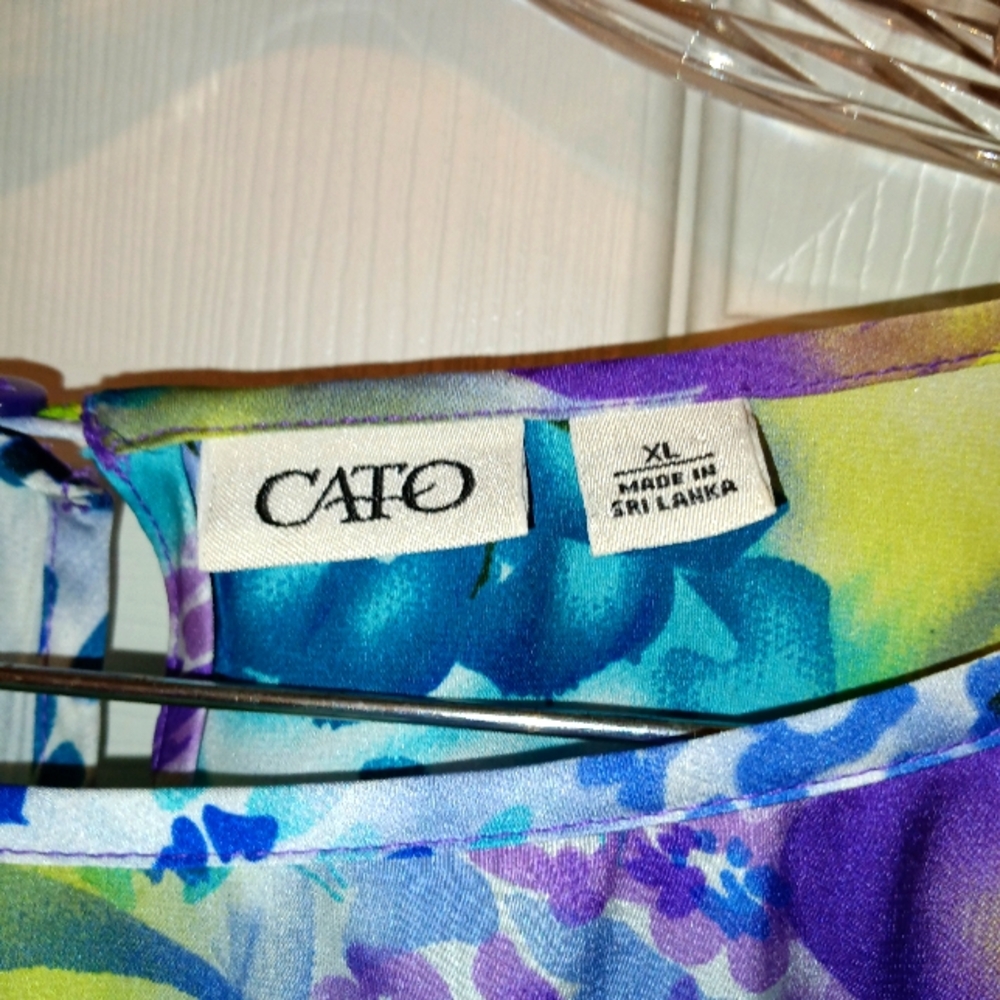 CATO Multicolor Floral Women's Top(PTP 18" L 20") - Picture 5 of 5